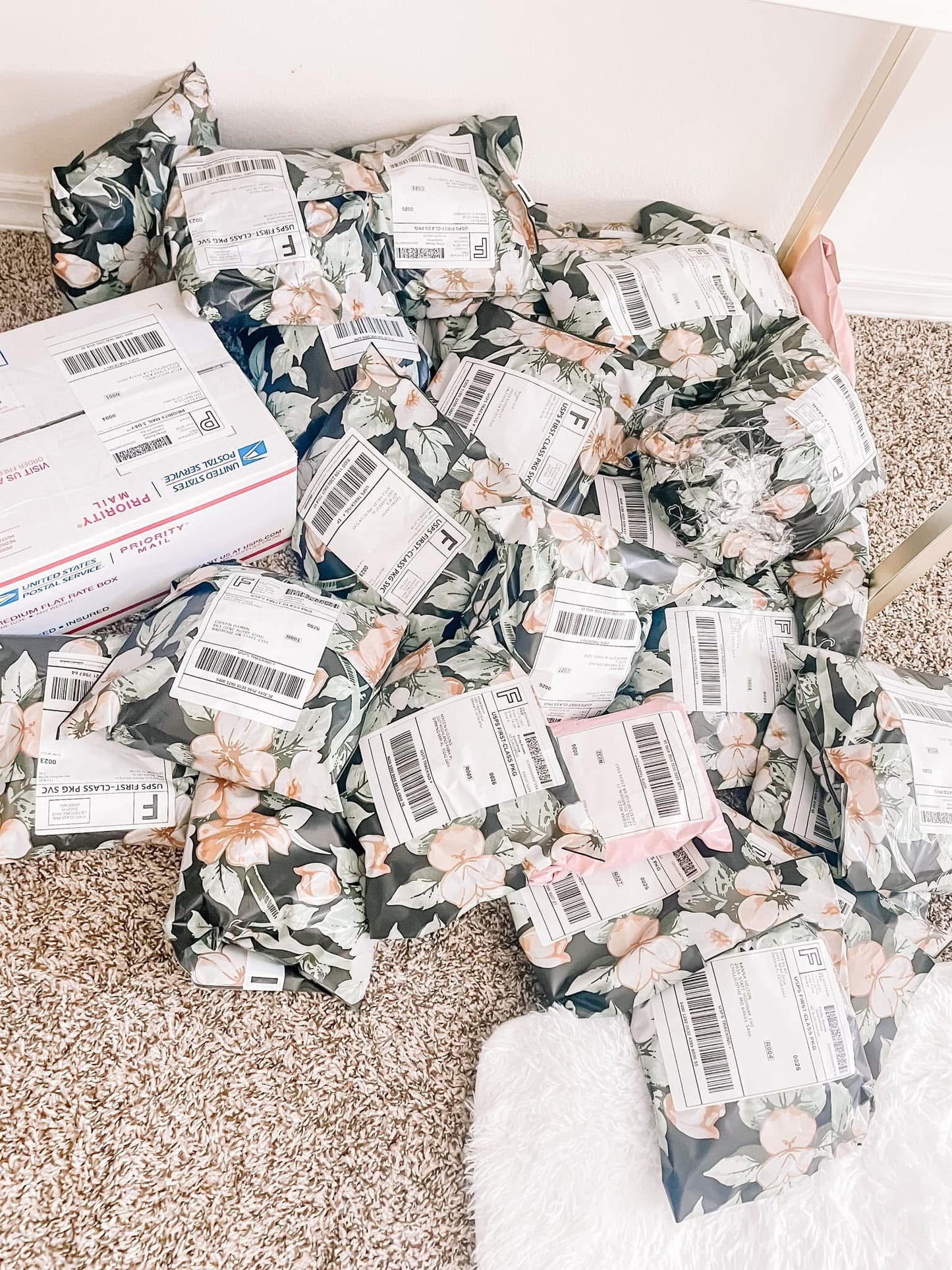 The Ultimate Reseller Guide: Online Source List Women, Kids, Mens Clothing, Skincare, Makeup, Home Decor, Electronics, and MORE! 100% Authentic ONLY