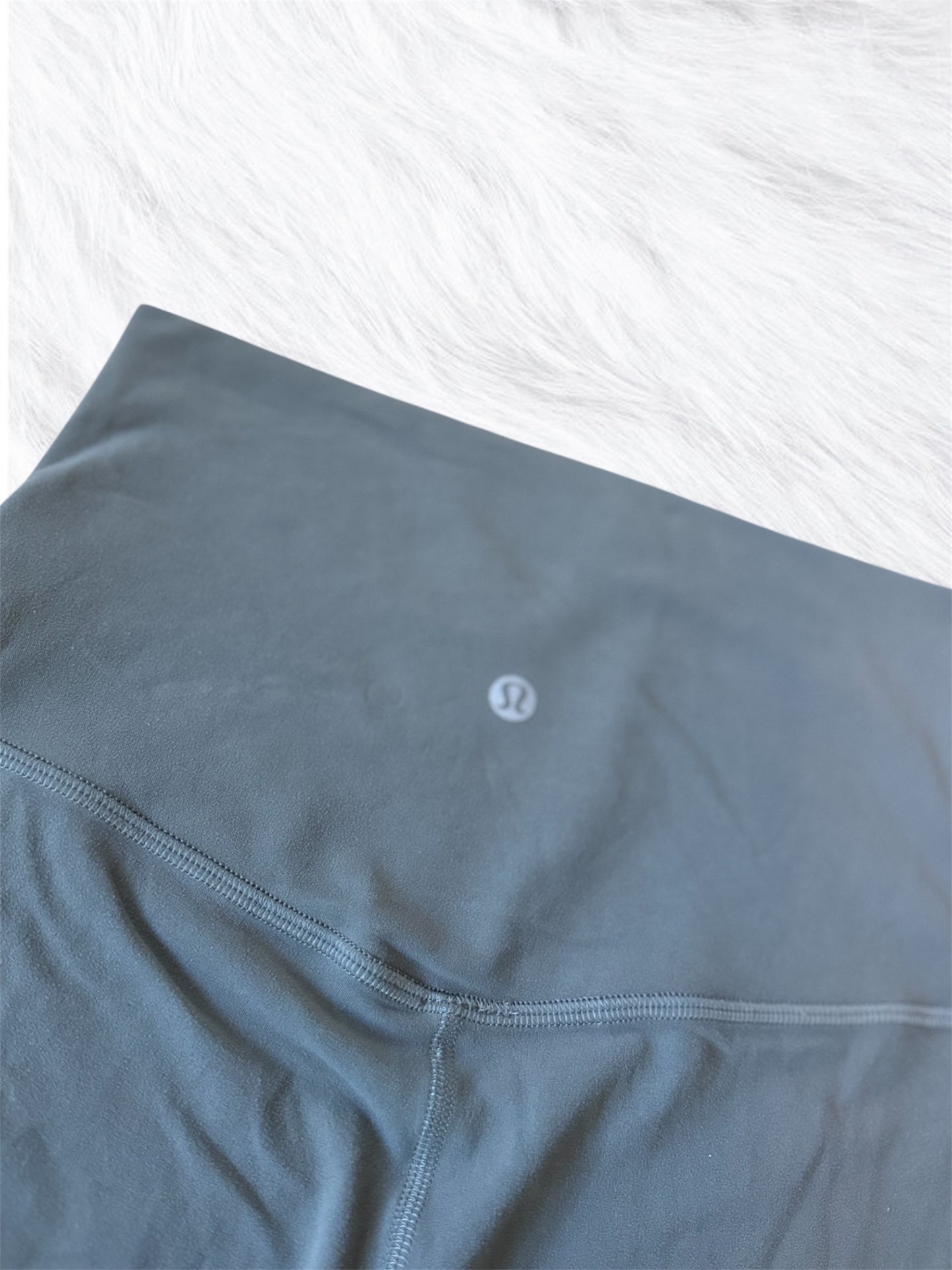 Align high rise shorts 10” size 4
