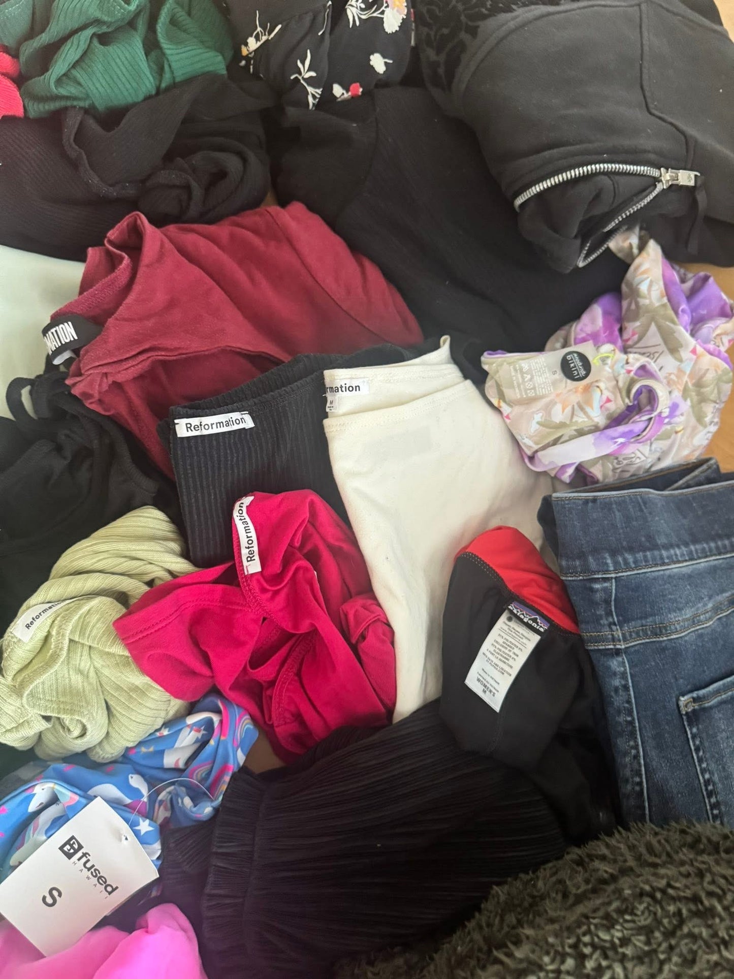 100 piece clothing lot reseller