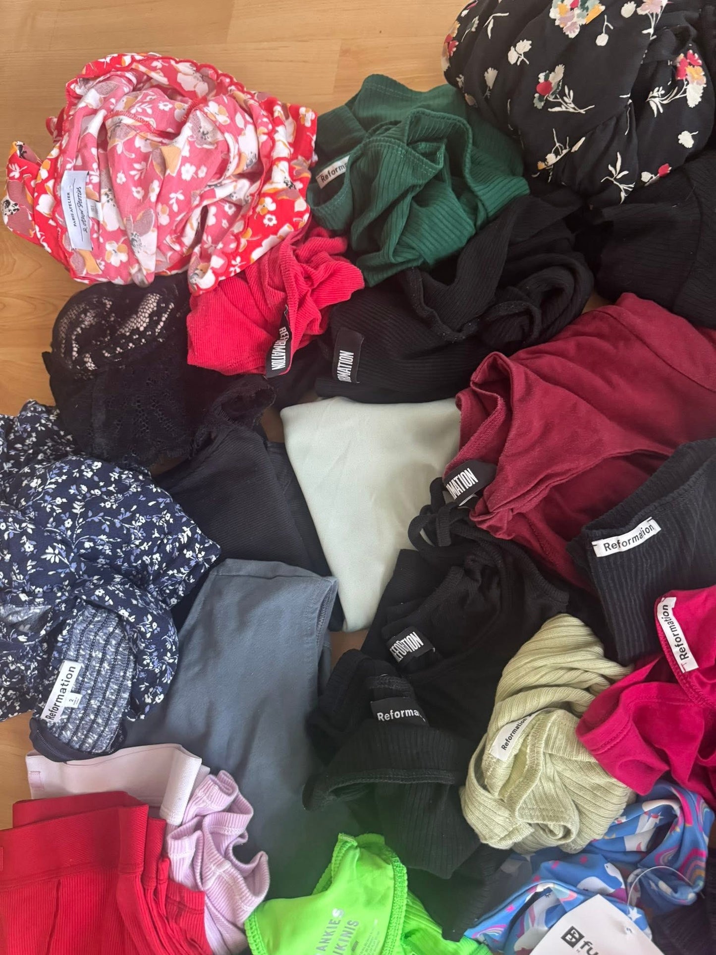 100 piece clothing lot reseller