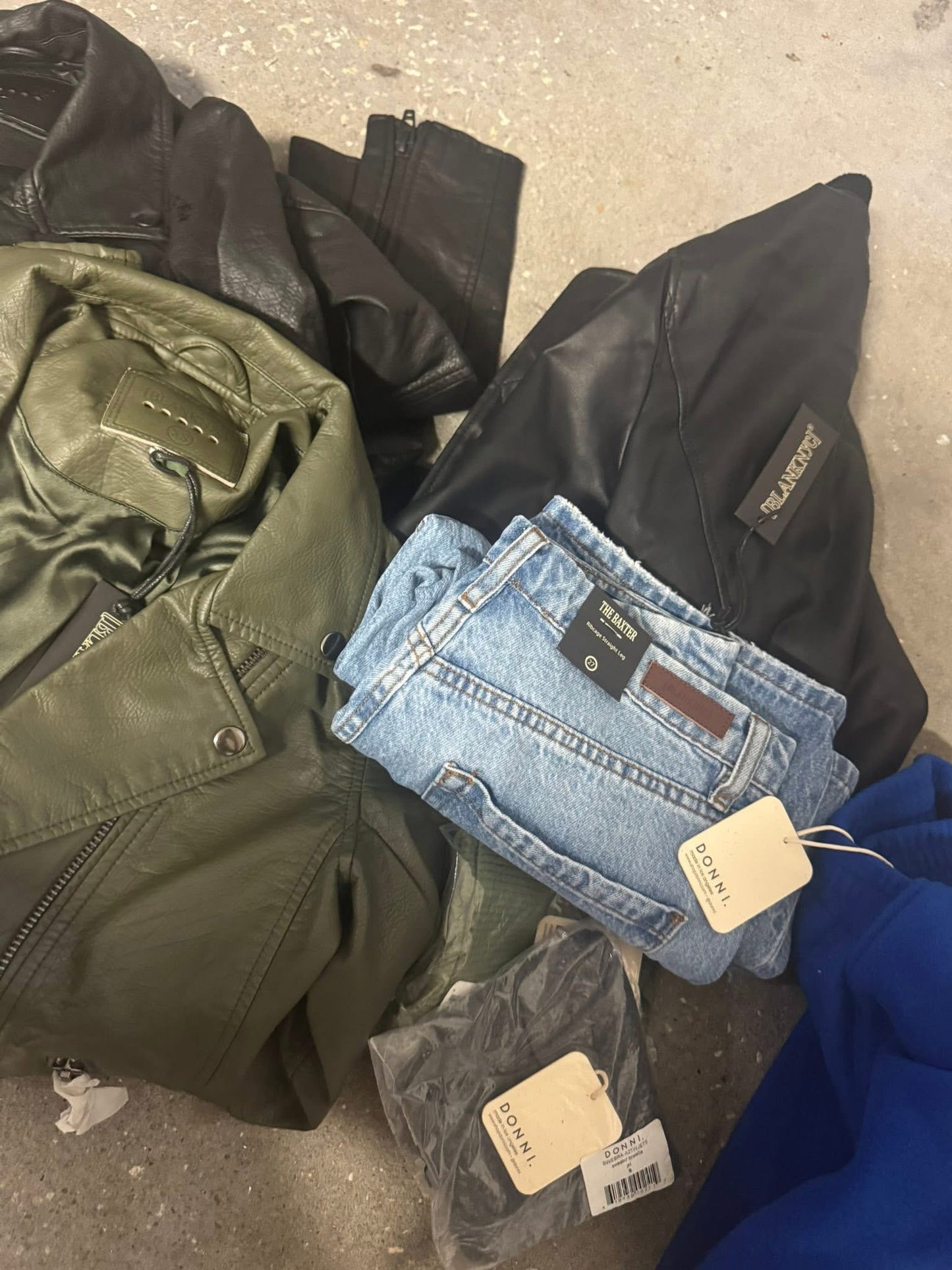 100 piece clothing lot reseller